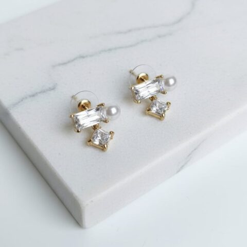 Pearl Elegance Stud Earrings