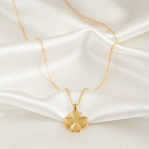 Lucky Clover Glow Necklace